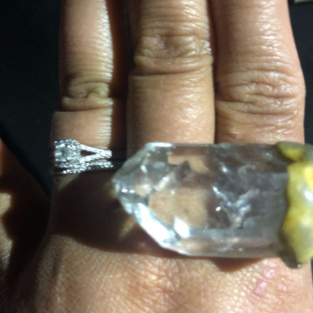 Genuine Quartz - Picture 4 of 7